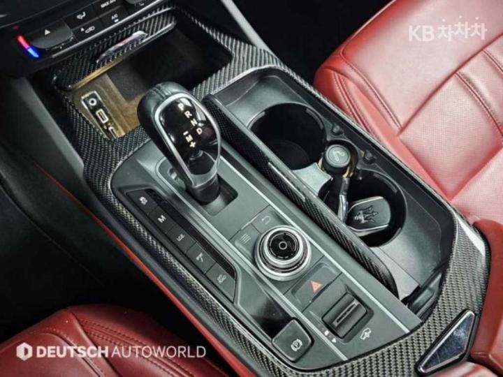 Maserati Levante 3.0 Diesel AWD GranSport 10