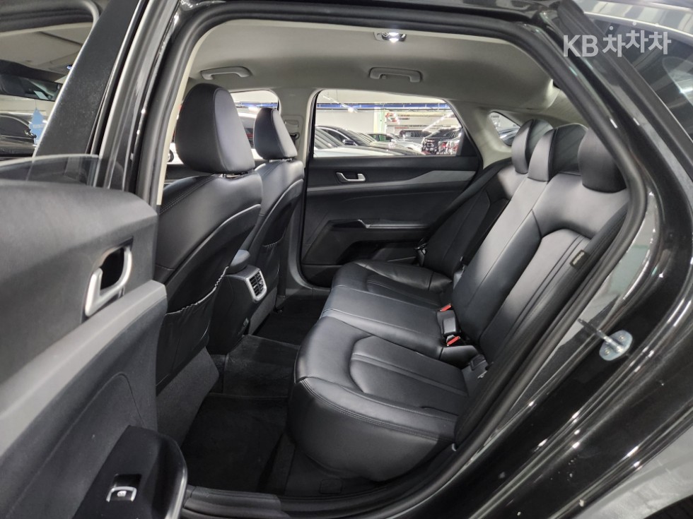 2021 - kia k5