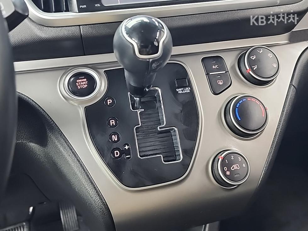 2022 - kia ray
