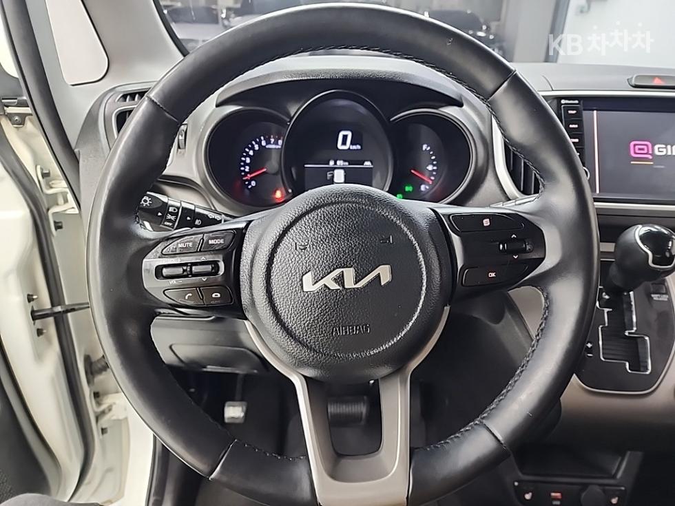 2022 - kia ray