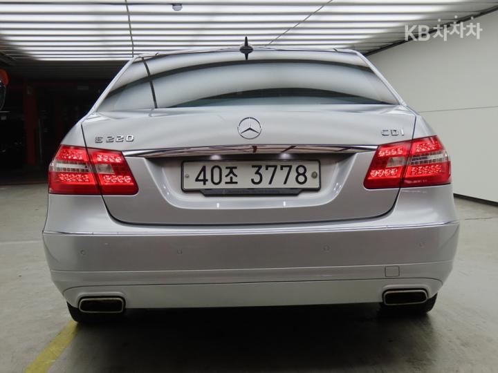 Mercedes-Benz E-Class New E220 CDI Avantgarde W212 5