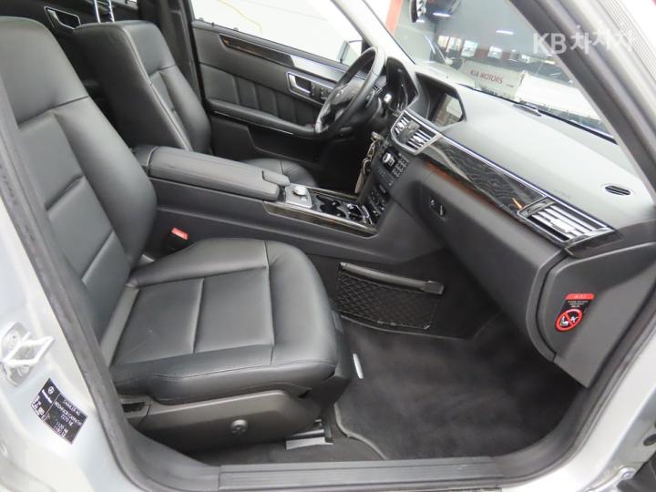 Mercedes-Benz E-Class New E220 CDI Avantgarde W212 9