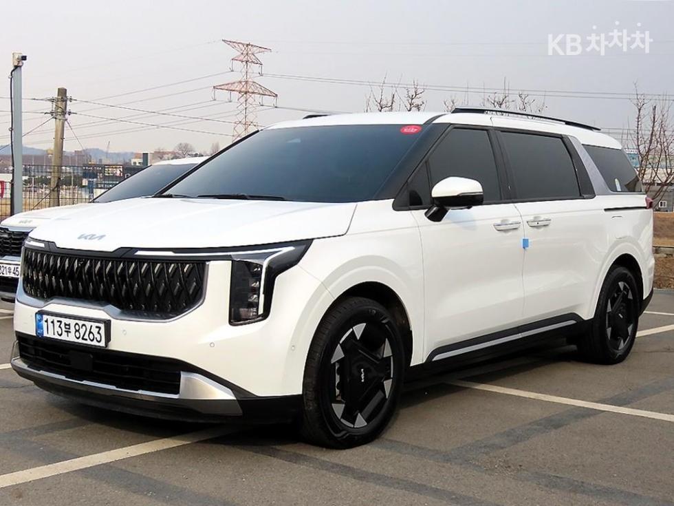 2025 - kia carnival