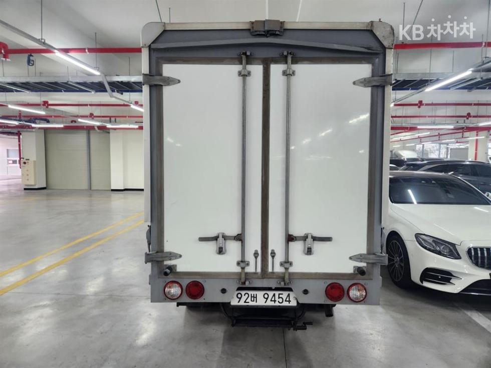 2016 - kia bongo iii