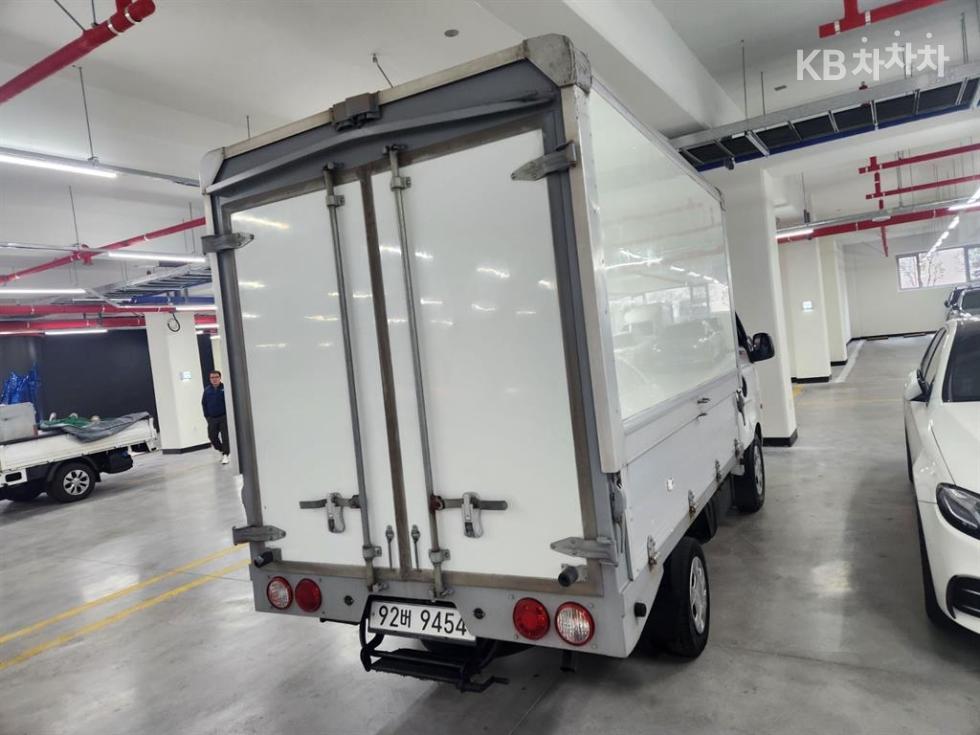 2016 - kia bongo iii