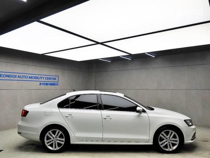 Volkswagen Jetta New 2.0 TDI BlueMotion Premium 3