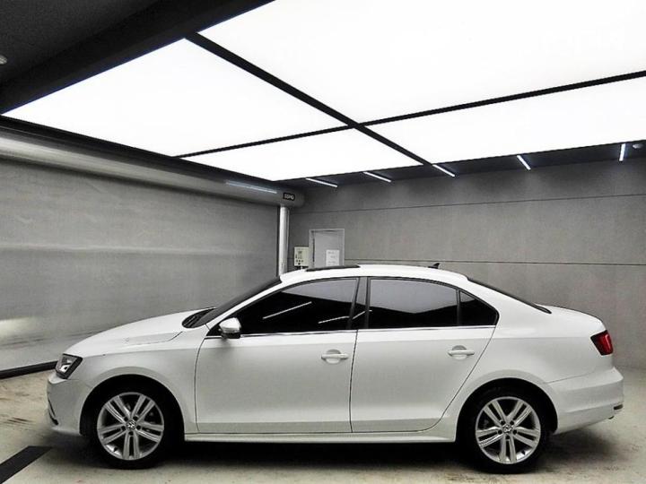 Volkswagen Jetta New 2.0 TDI BlueMotion Premium 5