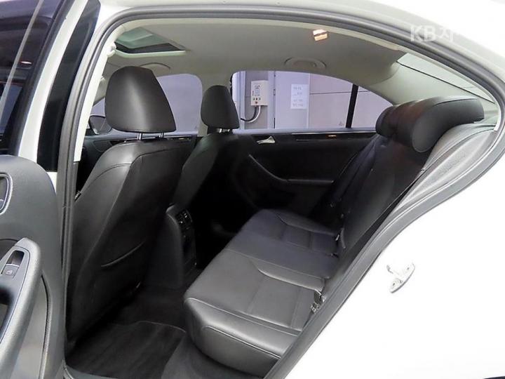 Volkswagen Jetta New 2.0 TDI BlueMotion Premium 7