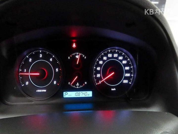 Chevrolet Captiva 2WD LS 7