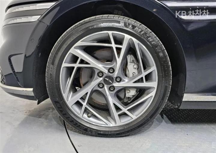 Genesis G90 RS4 3.5T AWD Base Type 6