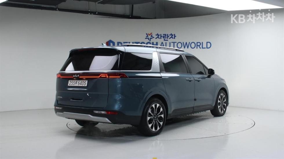 2023 - kia carnival