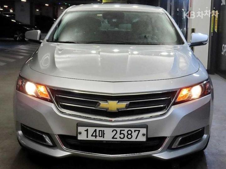 Chevrolet Impala 2.5 LT 3