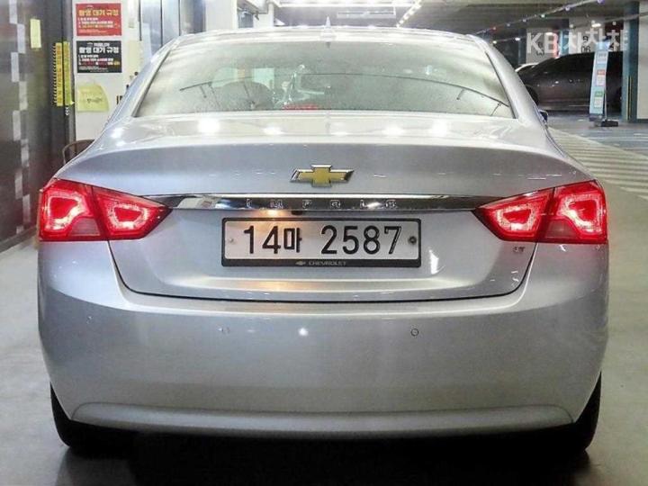 Chevrolet Impala 2.5 LT 6