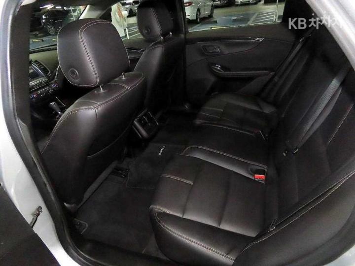 Chevrolet Impala 2.5 LT 8