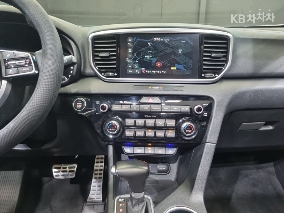 2021 - kia sportage