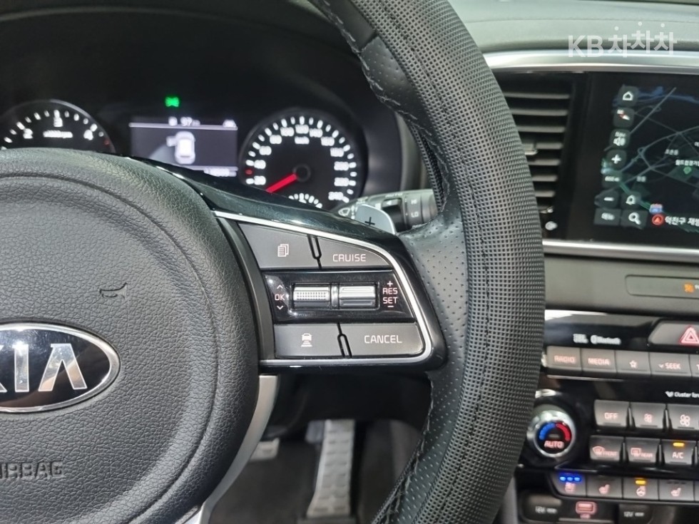 2021 - kia sportage