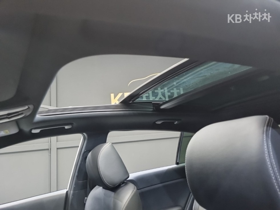 2021 - kia sportage