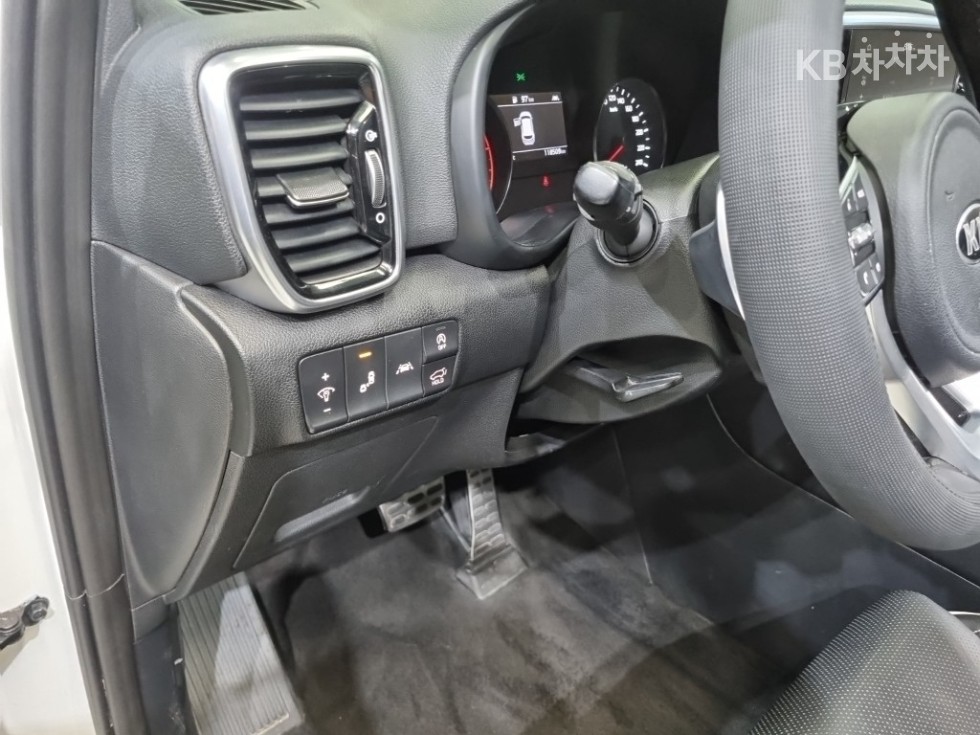 2021 - kia sportage