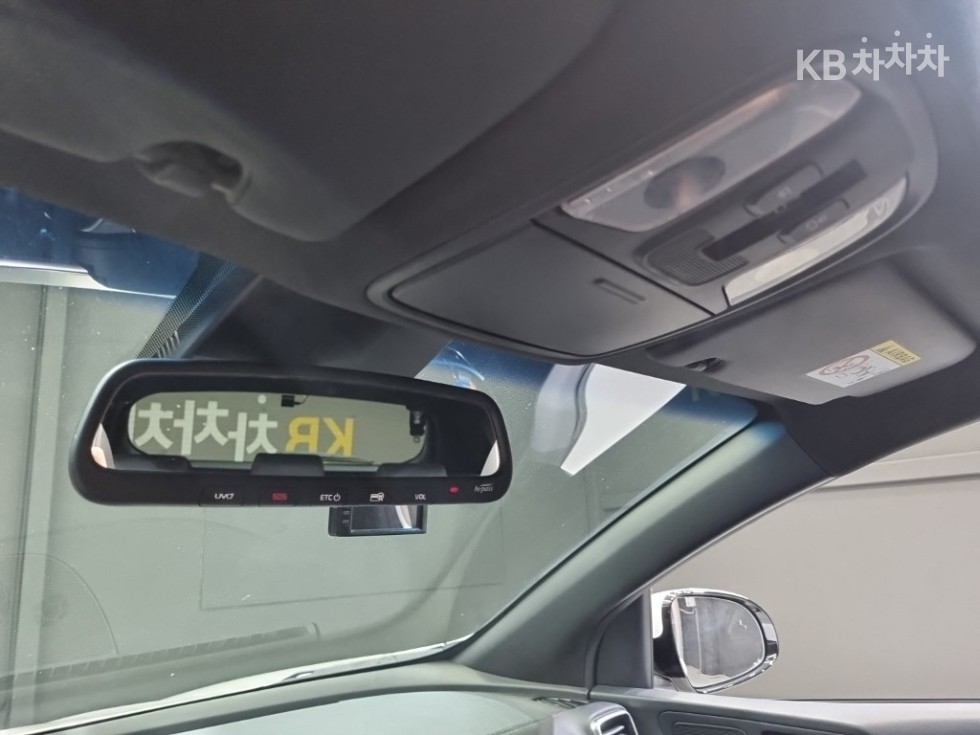 2021 - kia sportage