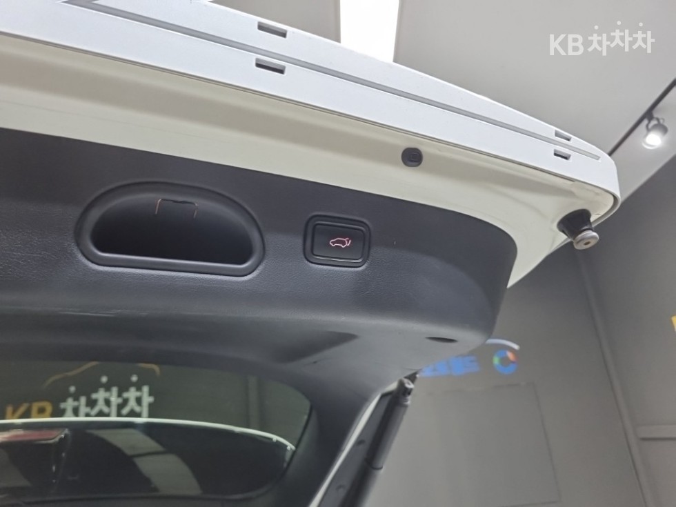 2021 - kia sportage