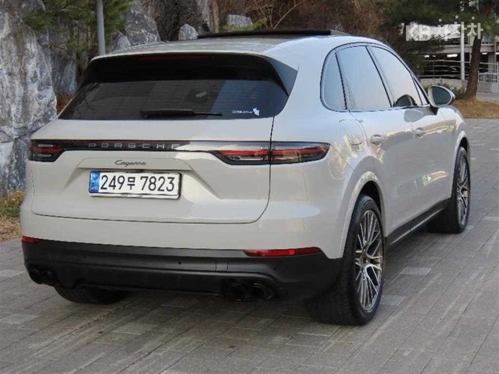 Porsche Cayenne — miniaturë 3