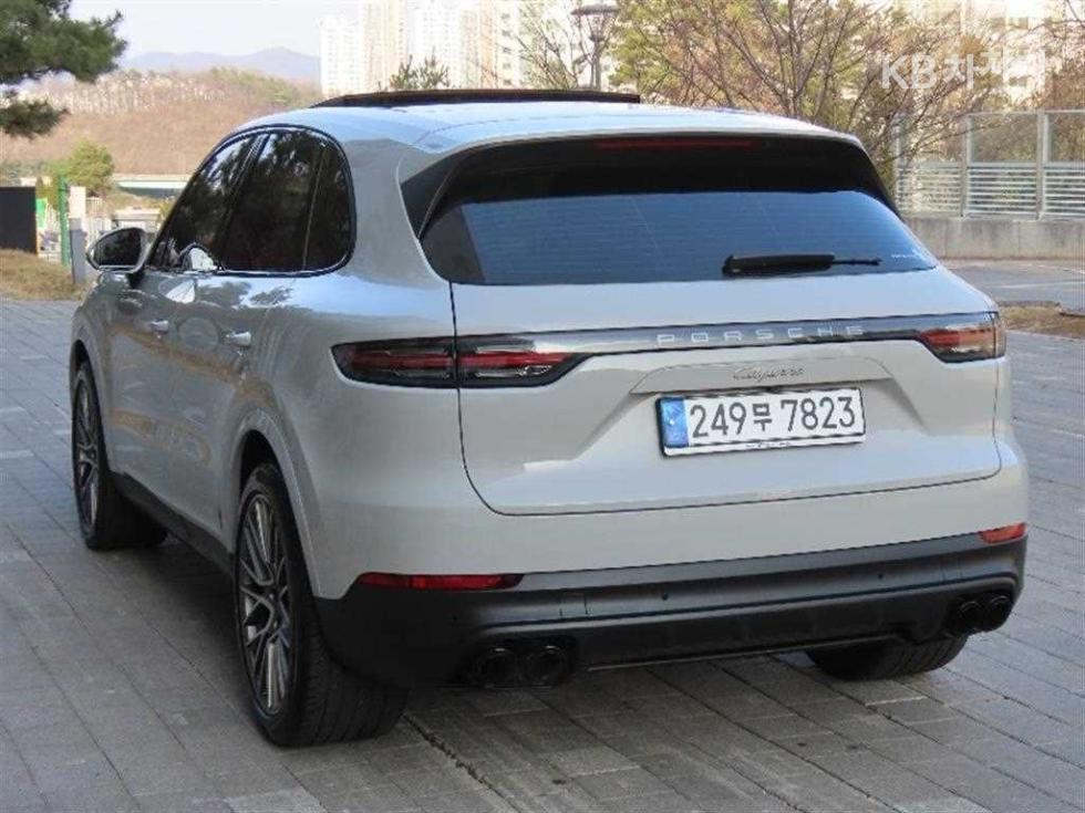 Porsche Cayenne — miniaturë 4
