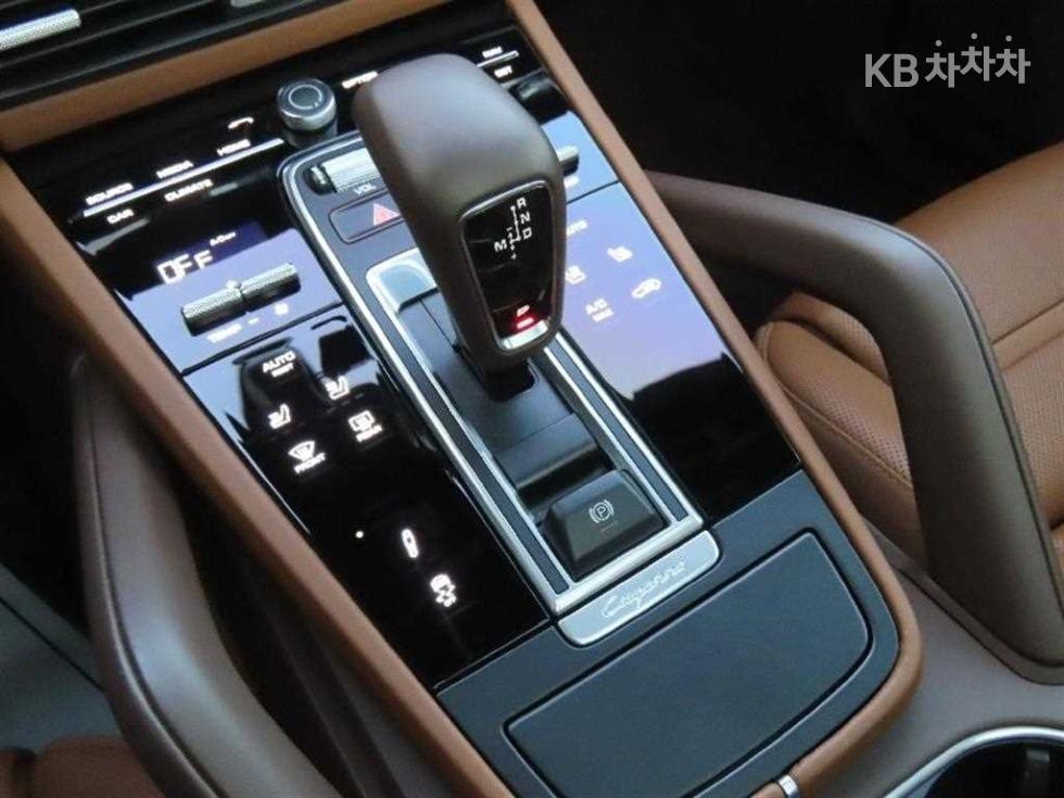 Porsche Cayenne — miniaturë 6