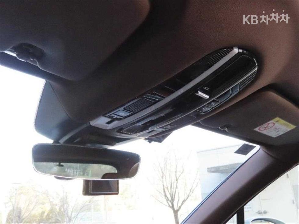 Porsche Cayenne — miniaturë 11