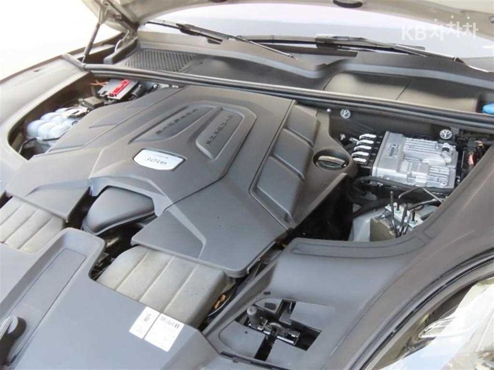 Porsche Cayenne — miniaturë 20