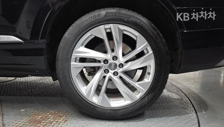 Audi Q7 New 3.0 45 TDI Quattro Premium 6