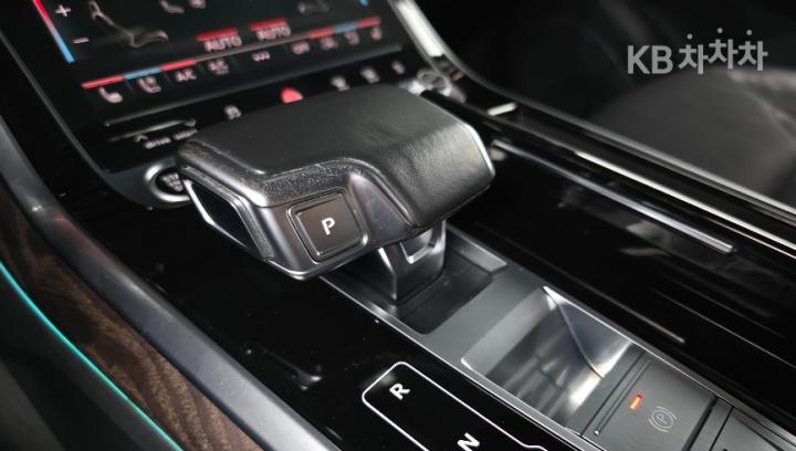 Audi Q7 New 3.0 45 TDI Quattro Premium 10