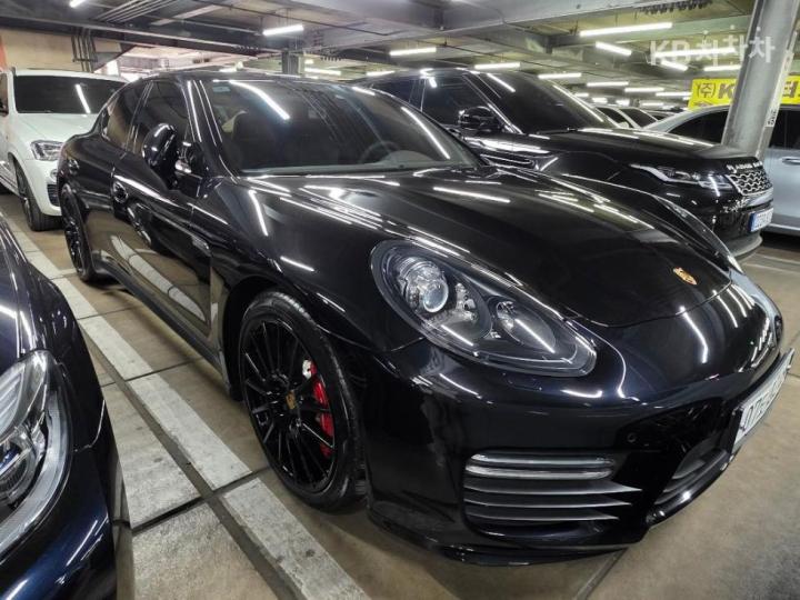 Porsche Panamera 4.8 GTS 970
