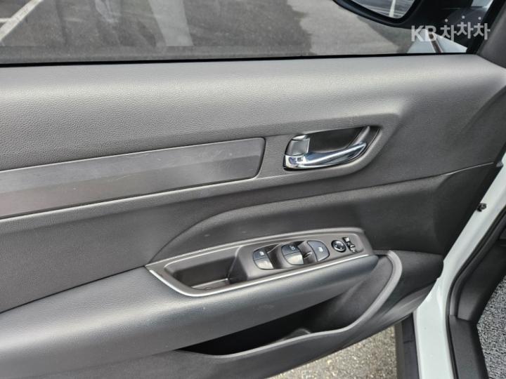 Renault QM6 2.0 LPe 2WD SE 9