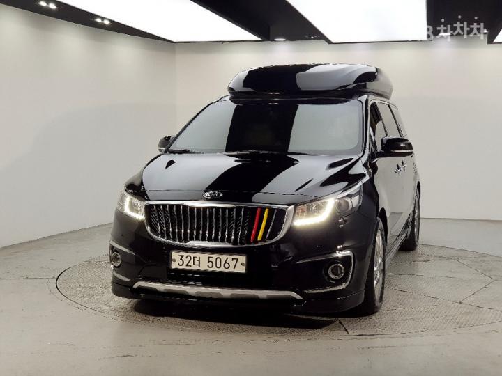 Kia Carnival 2.2 Diesel High Limousine Noblesse 3