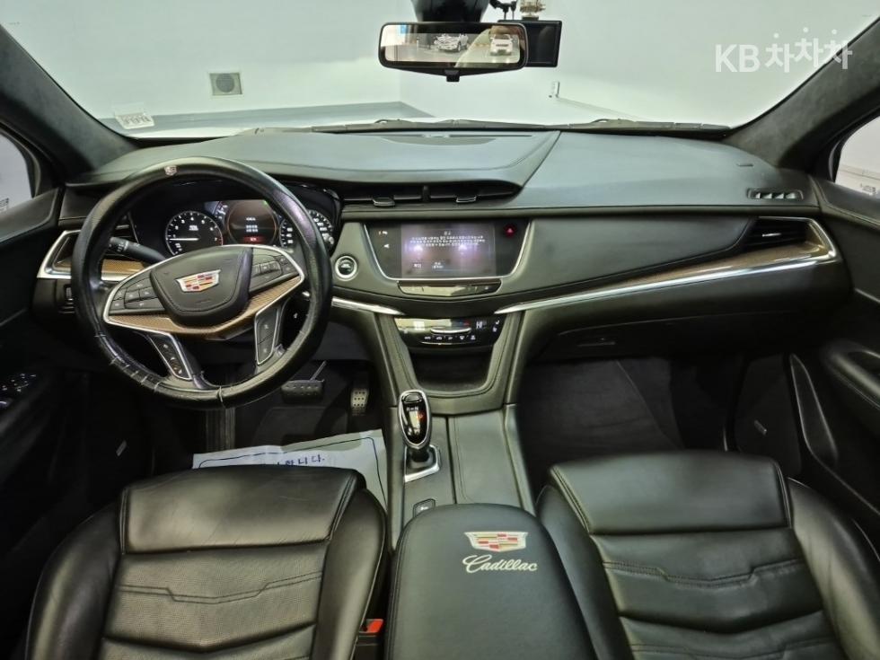 2019 - cadillac xt5