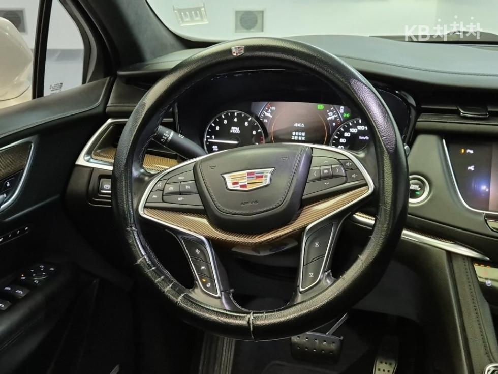 2019 - cadillac xt5