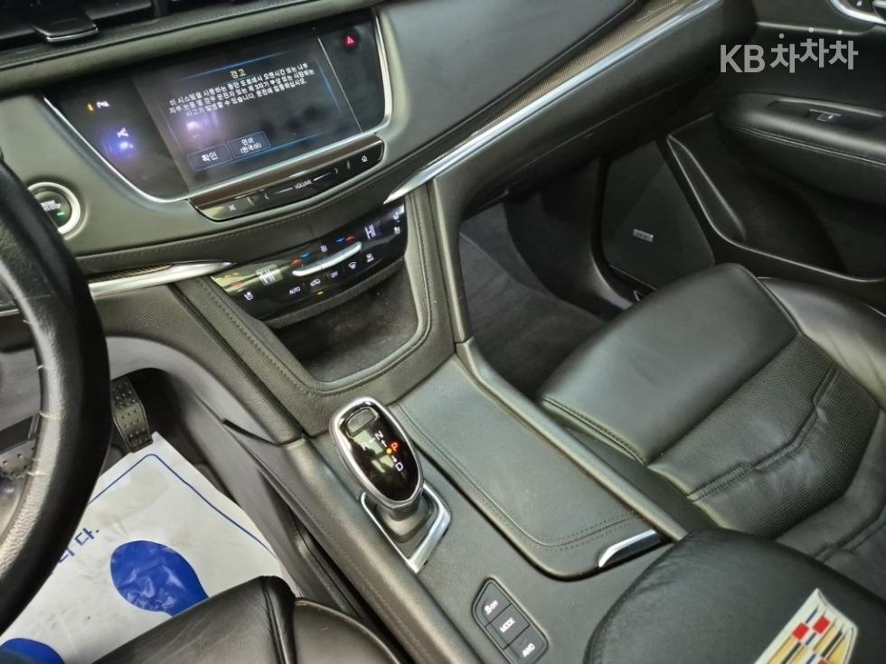 2019 - cadillac xt5