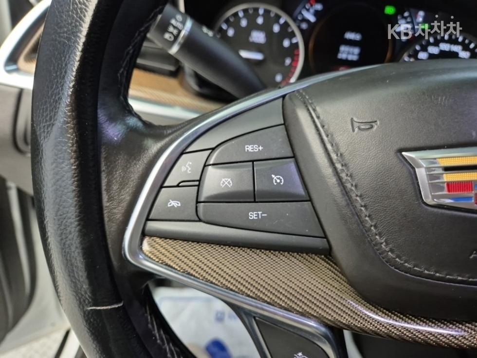 2019 - cadillac xt5
