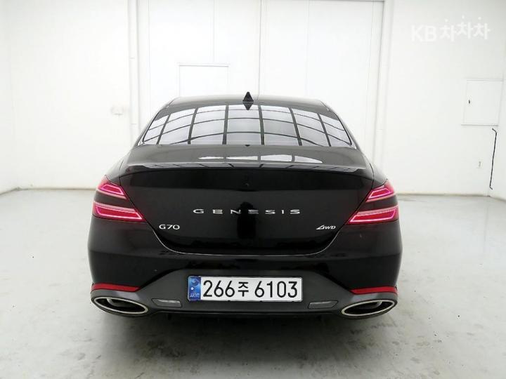 Genesis G70 3.3T AWD Sport Package 4