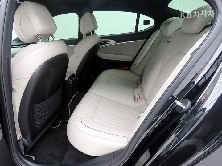 Genesis G70 3.3T AWD Sport Package 8