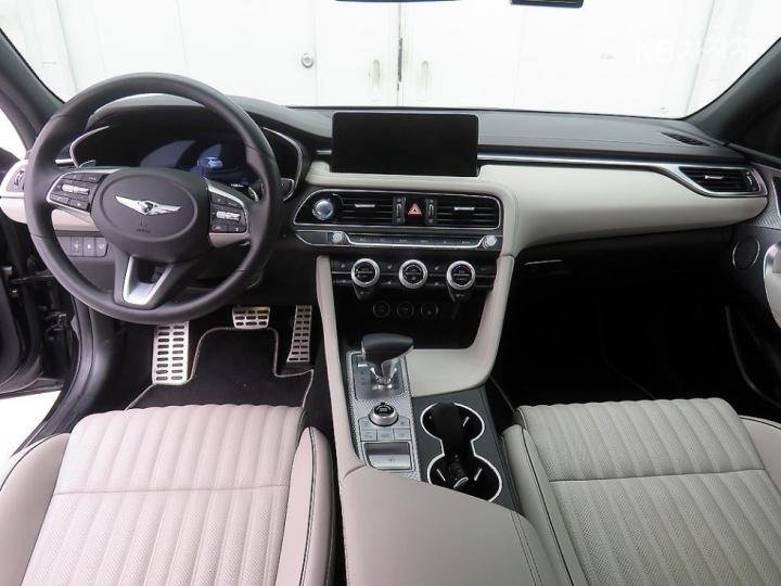 Genesis G70 3.3T AWD Sport Package 9