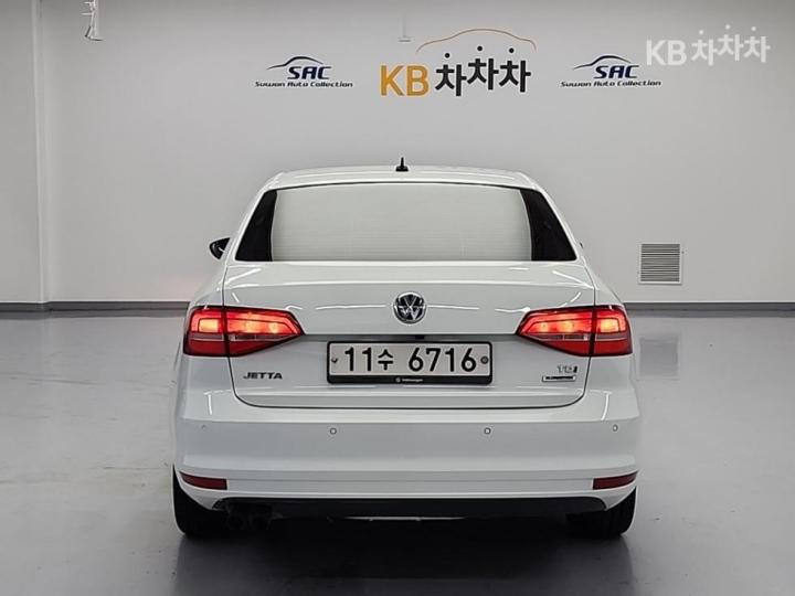 Volkswagen Jetta New 2.0 TDI BlueMotion 4