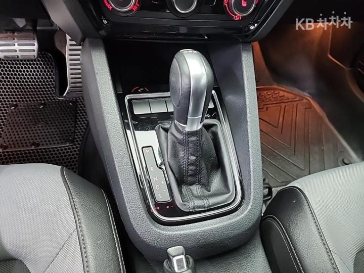 Volkswagen Jetta New 2.0 TDI BlueMotion 9