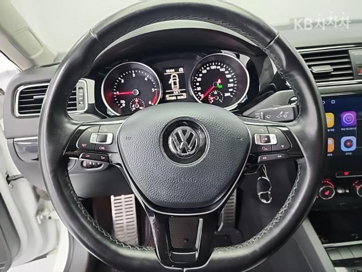Volkswagen Jetta New 2.0 TDI BlueMotion 10
