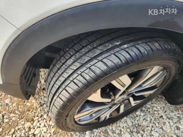 KG Mobility (Ssangyong) Tivoli Air Gasoline 2WD IX 6