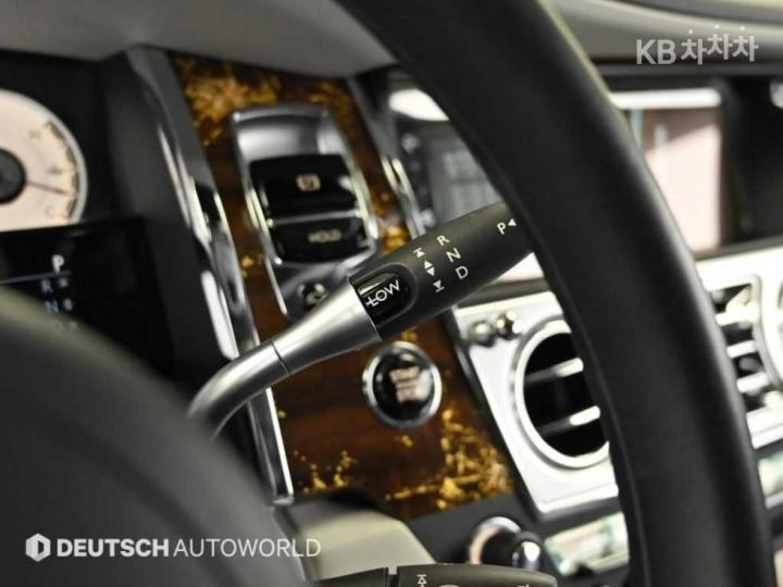 Rolls Royce Wraith 6.6 Base Type 10