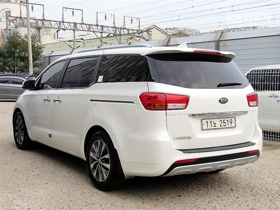 2016 - kia carnival