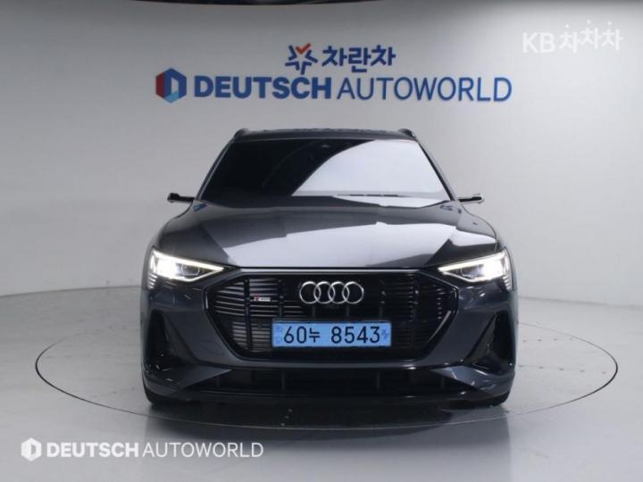 Audi e-tron 55 Quattro Sportback Base Type 5
