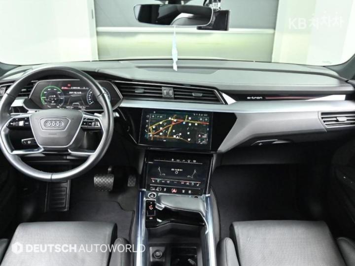 Audi e-tron 55 Quattro Sportback Base Type 8