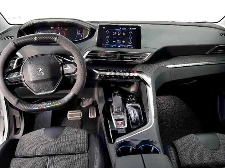 Peugeot 3008 1.6 BlueHDi Allure 6